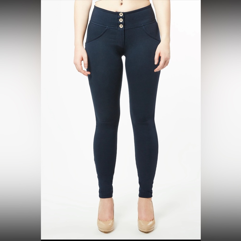 Freddy 3 button navy
